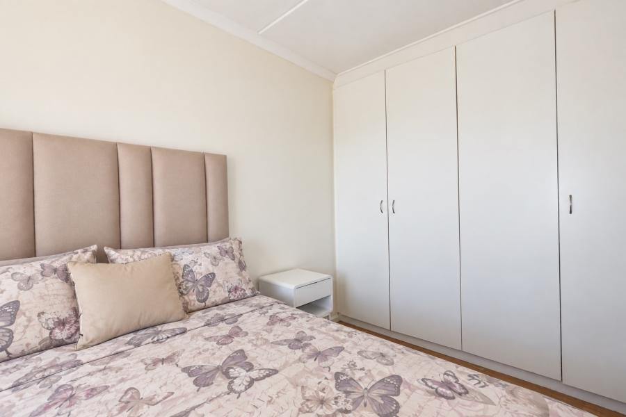 To Let 2 Bedroom Property for Rent in Buh Rein Estate Western Cape